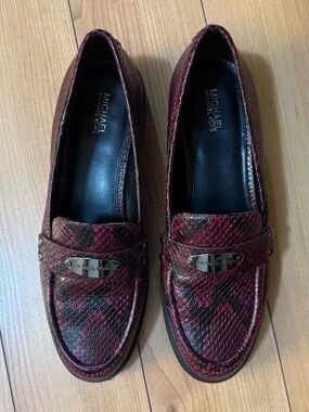 New Michael Kors Finley real leather Women’s Burgundy Snakeskin-Effect loafers